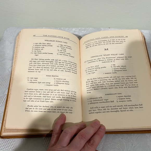 Vintage The New England Yankee Cookbook copyright 1939 Printed in USA - Picture 10 of 12